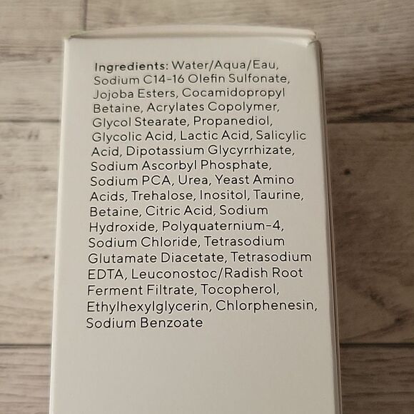 Murad Hydration AHA/BHA Exfoliating Cleanser - Picture 4 of 8